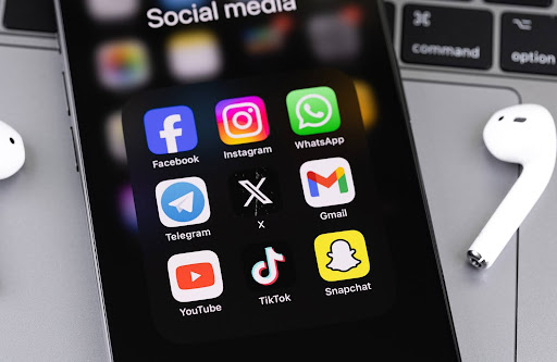 social media icons | social media for HOAs